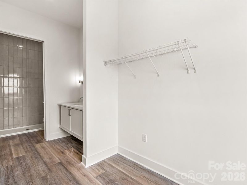 Spacious, unfurnished interior of a new home in , Asheville (Image 28).