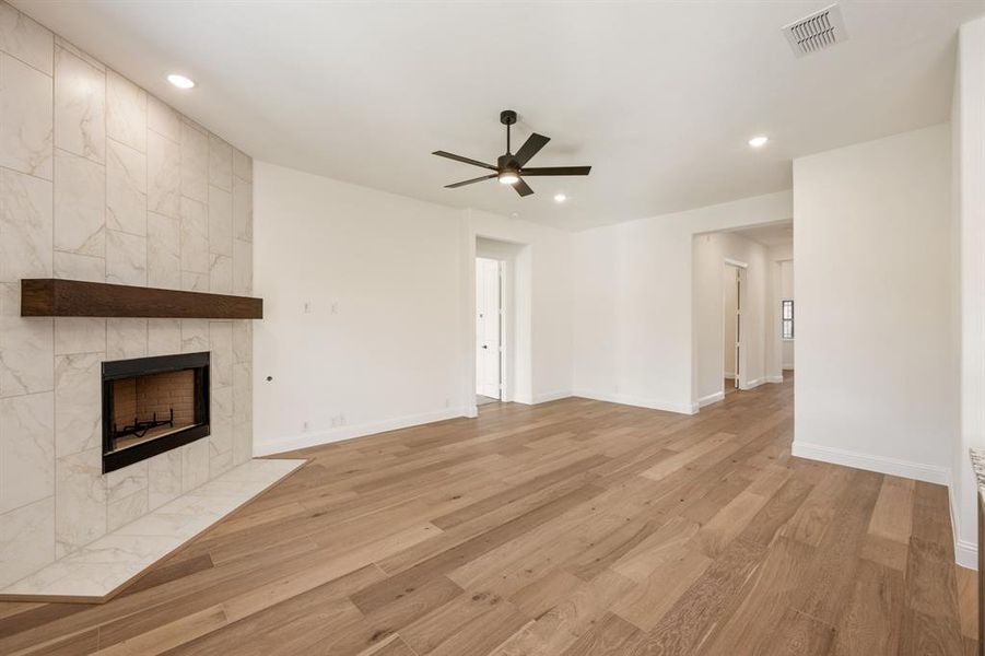 Spacious, unfurnished interior of a new home in Bear Creek Classic 60, Lavon (Image 23). Spacious, unfurnished interior of a new home in Bear Creek Classic 60, Lavon (Image 23).