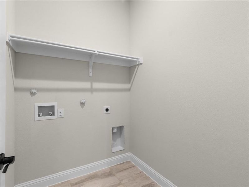 Spacious, unfurnished interior of a new home in , Waxahachie (Image 22).