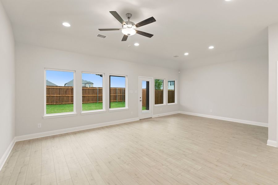 Spacious, unfurnished interior of a new home in Walden Pond, Forney (Image 16). Spacious, unfurnished interior of a new home in Walden Pond, Forney (Image 16).