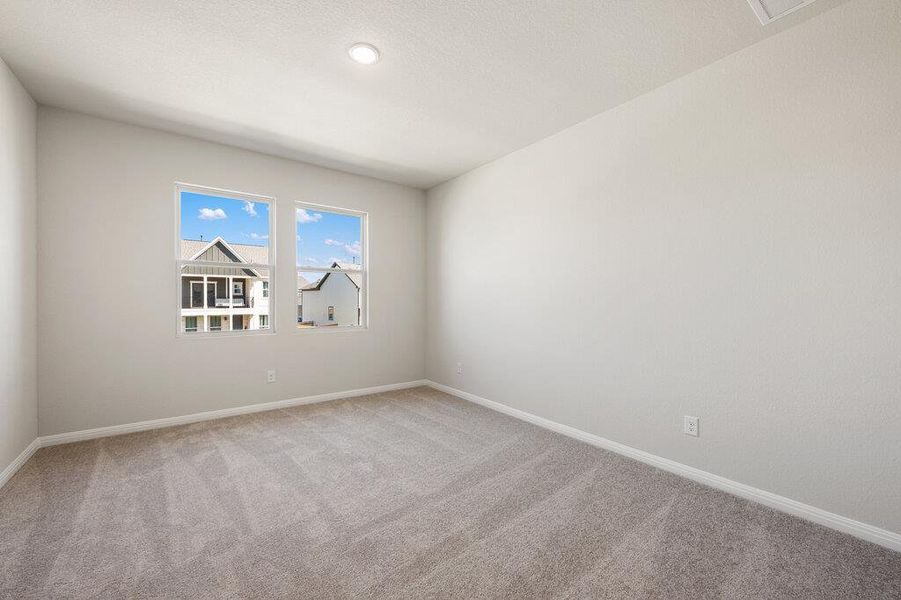 Spacious, unfurnished interior of a new home in Lariat, Liberty Hill (Image 25).