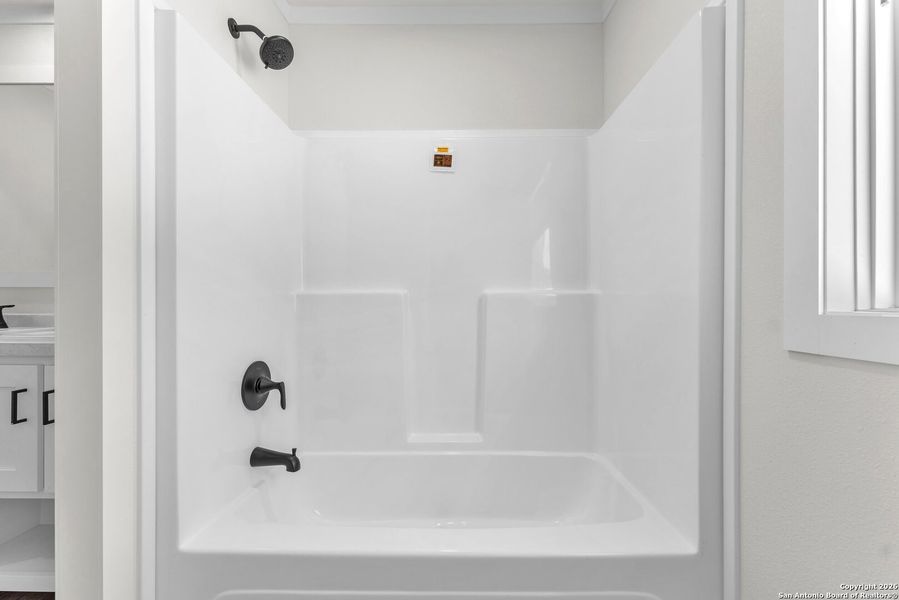 Close-up of interior finishes inside a home in , La Vernia (Image 21).