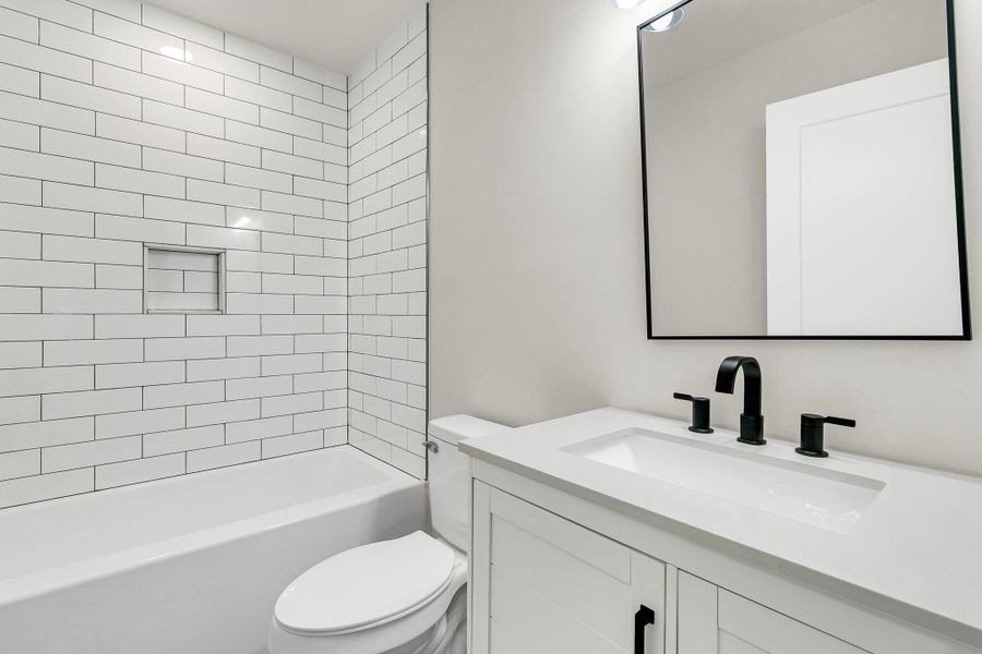 Furnished interior view inside a new home in , Hanahan (Image 5).
