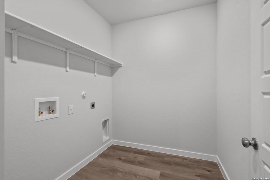 Spacious, unfurnished interior of a new home in Summerlin, San Antonio (Image 16). Spacious, unfurnished interior of a new home in Summerlin, San Antonio (Image 16).