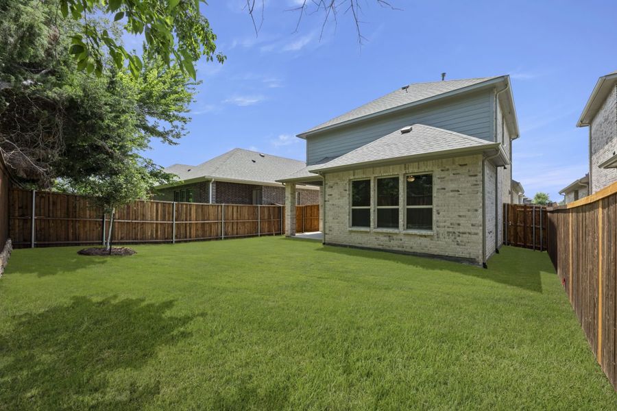 Exterior details of a home in Villas at Long Branch, Rowlett (Image 12). Exterior details of a home in Villas at Long Branch, Rowlett (Image 12).