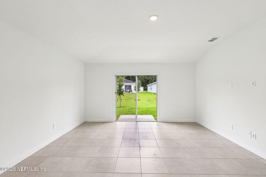 Spacious, unfurnished interior of a new home in Kings Crossing, Jacksonville (Image 20). Spacious, unfurnished interior of a new home in Kings Crossing, Jacksonville (Image 20).