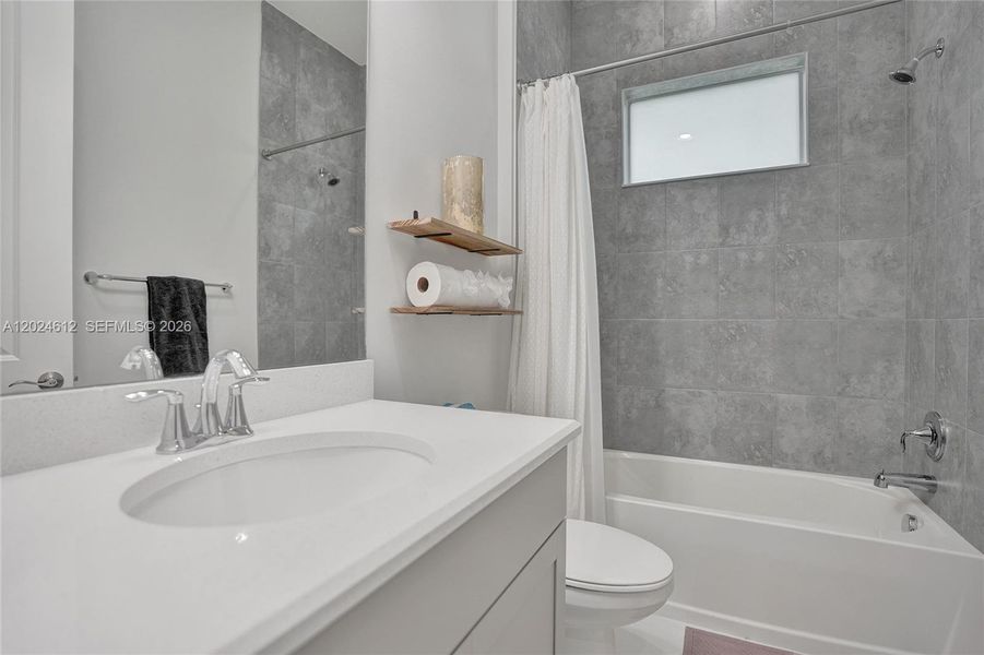 Furnished interior view inside a new home in , Westlake (Image 47).