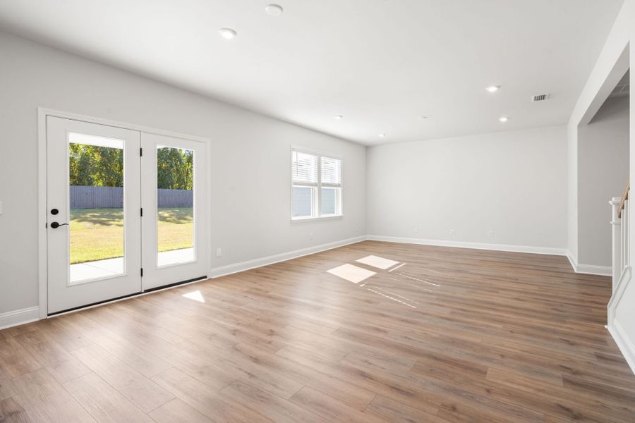 Spacious, unfurnished interior of a new home in Salem Bay, Beaufort (Image 17).