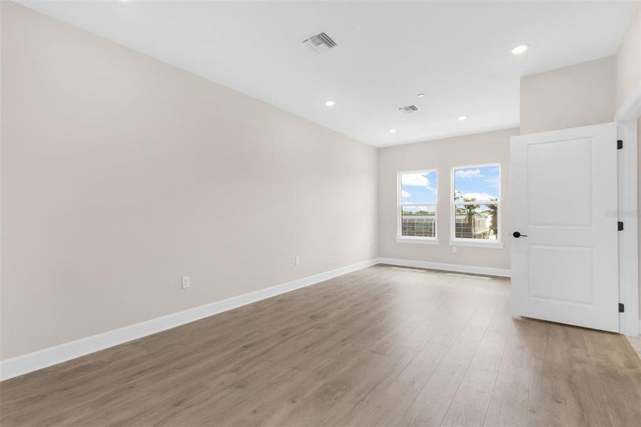 Spacious, unfurnished interior of a new home in , Punta Gorda (Image 47).