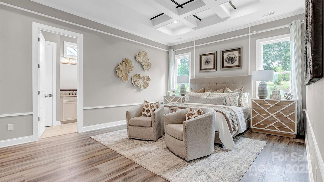 Model photo used for reference