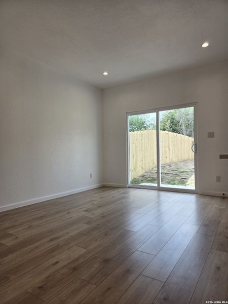 Spacious, unfurnished interior of a new home in , San Antonio (Image 25).