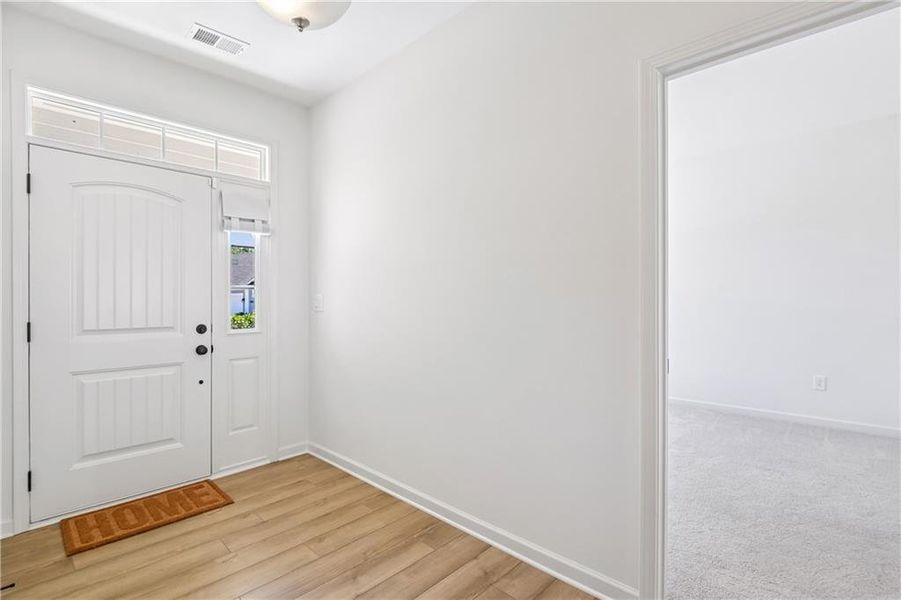 Spacious, unfurnished interior of a new home in Poplar Place, Dallas (Image 21).