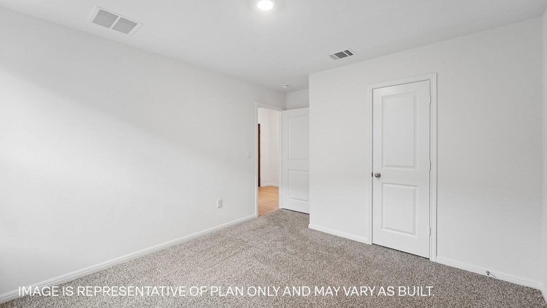 Spacious, unfurnished interior of a new home in Bar W Ranch, Leander (Image 17).