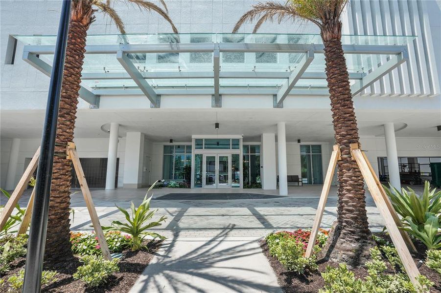 Exterior details and patio area of a home in Altura Bayshore, Tampa (Image 32). Exterior details and patio area of a home in Altura Bayshore, Tampa (Image 32).