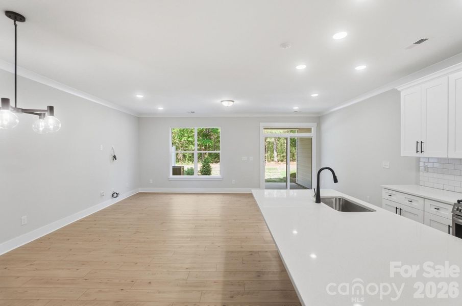 Spacious, unfurnished interior of a new home in Blythe Mill Townhomes, Waxhaw (Image 18).