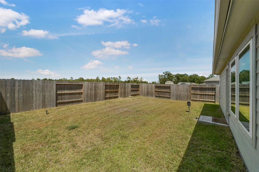 Exterior details and patio area of a home in Sila, Huffman (Image 4). Exterior details and patio area of a home in Sila, Huffman (Image 4).