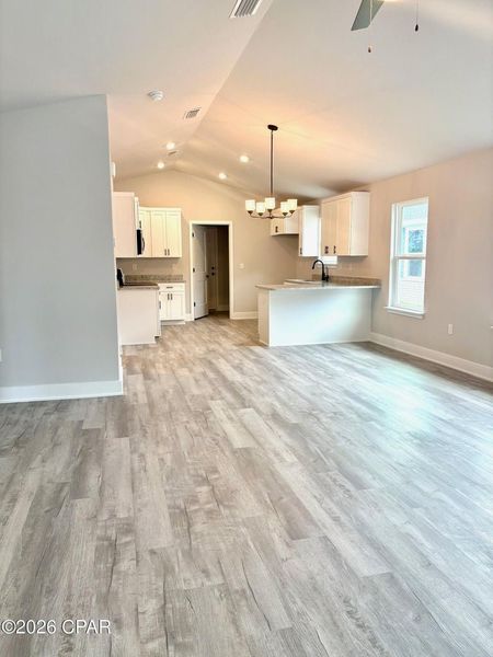 Spacious, unfurnished interior of a new home in East Bay, Panama City (Image 6).