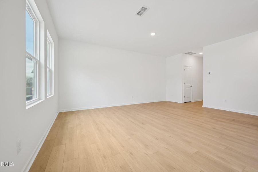 8-web-or-mls-Salers Loop-S1902-008