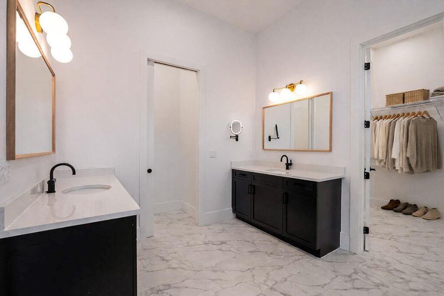 primarybathroom2virtuallystaged