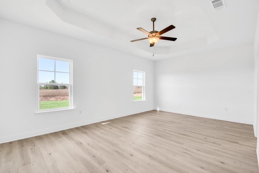 Spacious, unfurnished interior of a new home in The Bluffs at Lafayette, Freeport (Image 13).