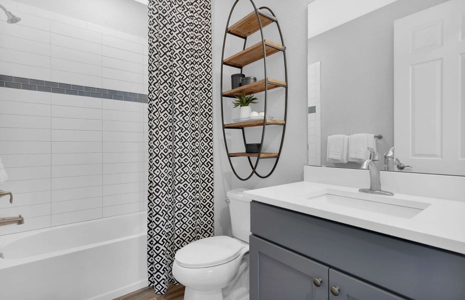 Mainstay | Guest Bathroom