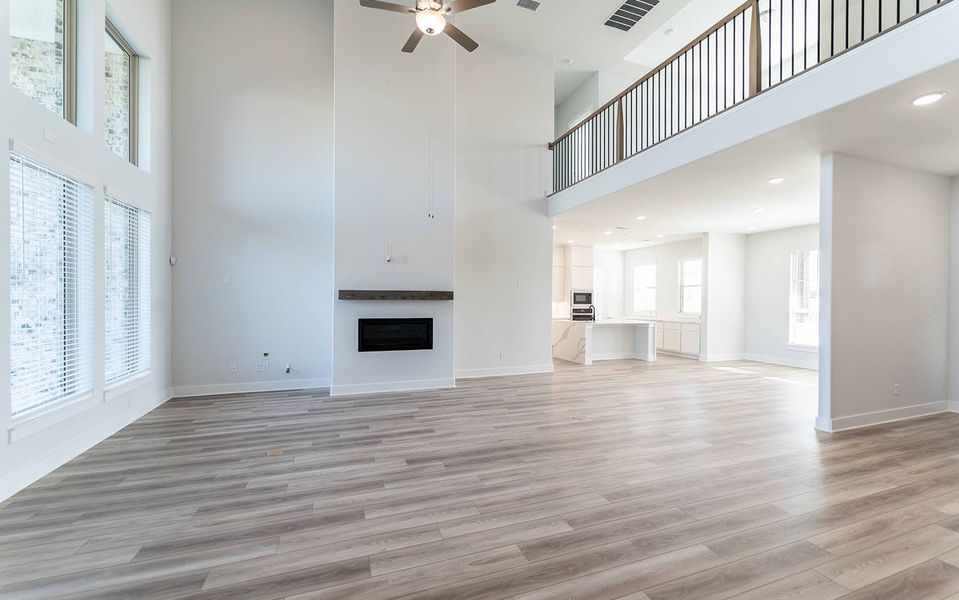 Spacious, unfurnished interior of a new home in Solterra, Mesquite (Image 24).
