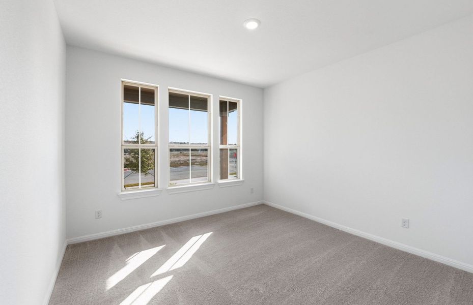 Spacious, unfurnished interior of a new home in Saddleback at Santa Rita Ranch, Liberty Hill (Image 38).