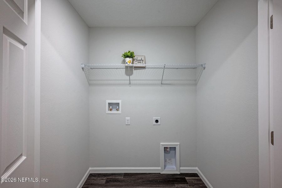 Spacious, unfurnished interior of a new home in , Jacksonville (Image 21).