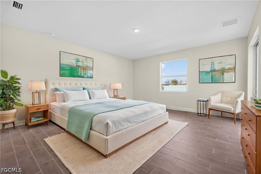 Furnished interior view inside a new home in Cape Coral, Cape Coral (Image 6).