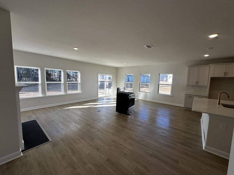 Spacious, unfurnished interior of a new home in , Summerville (Image 22).
