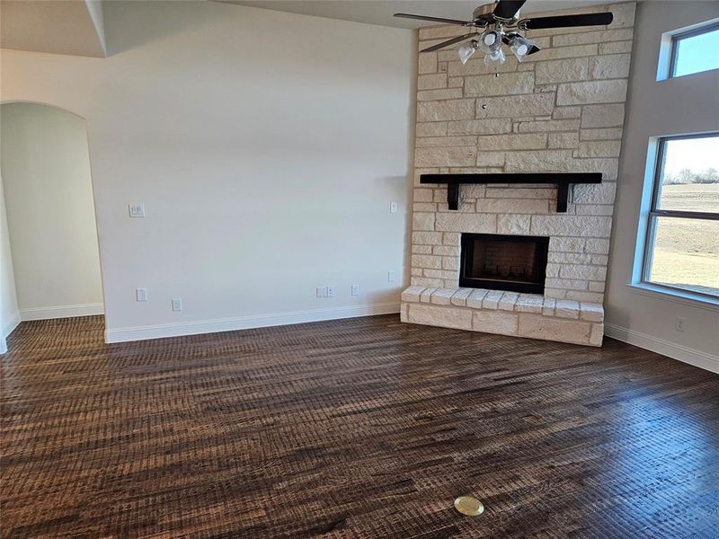Spacious, unfurnished interior of a new home in , Van Alstyne (Image 9). Spacious, unfurnished interior of a new home in , Van Alstyne (Image 9).