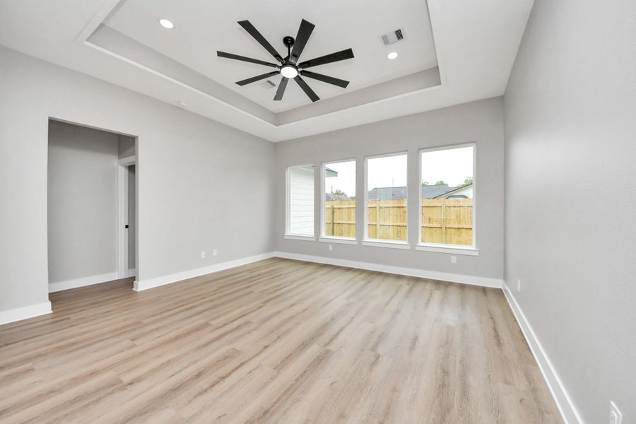 Spacious, unfurnished interior of a new home in , Pasadena (Image 31).