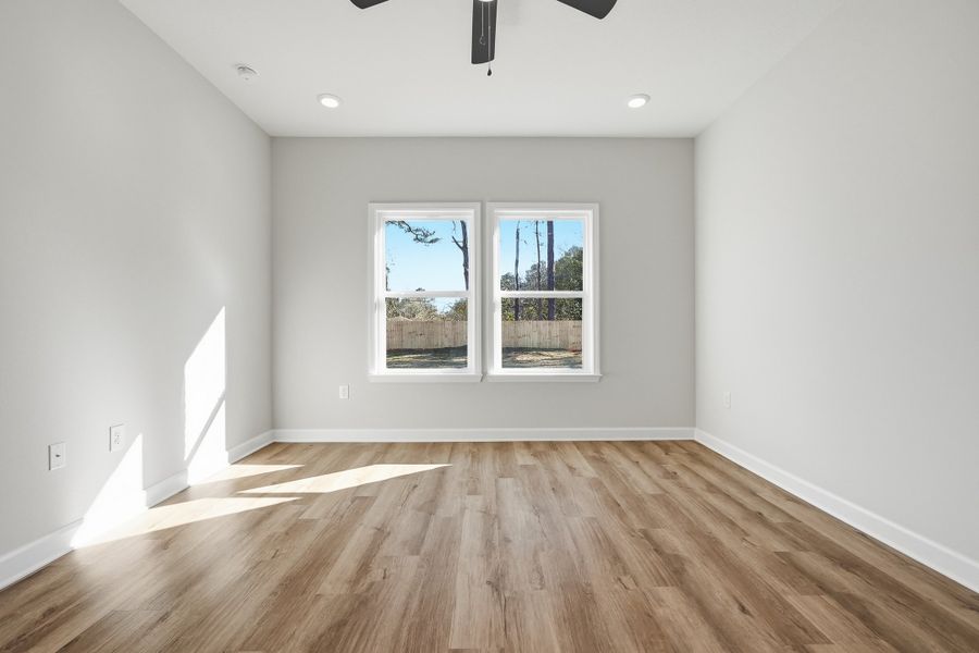 Spacious, unfurnished interior of a new home in Barton's Bend, Crestview (Image 29).