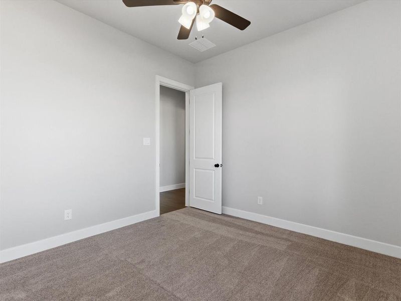 Spacious, unfurnished interior of a new home in Capitol Hill, Anna (Image 27).