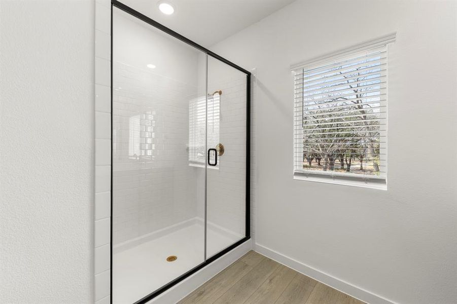 22. 2553 Lost Maples - Bath (3)