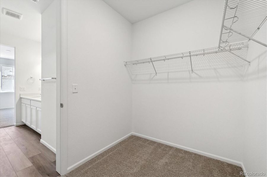 Spacious, unfurnished interior of a new home in Skyview at High Point, Aurora (Image 15).
