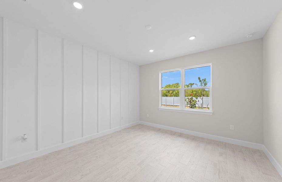 Spacious, unfurnished interior of a new home in Shores at Stillwater, Englewood (Image 17).