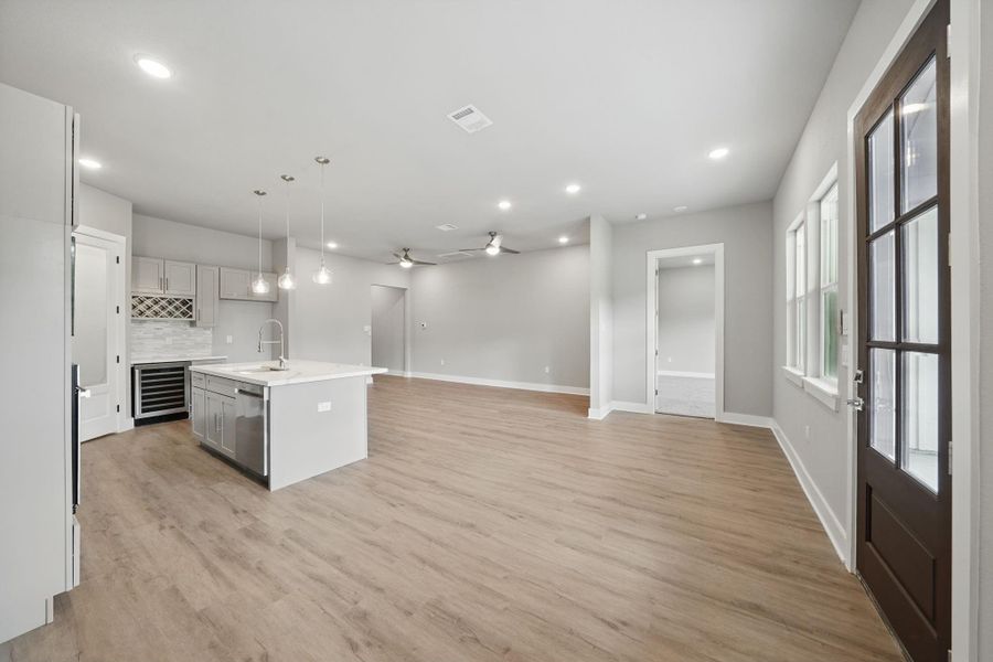 Spacious, unfurnished interior of a new home in , Dayton (Image 12).