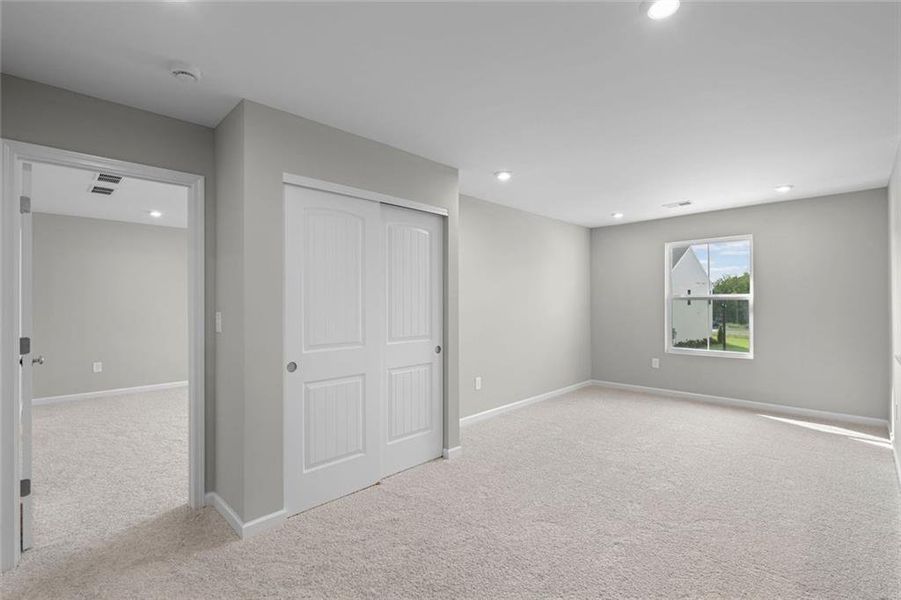 Spacious, unfurnished interior of a new home in Twin Lakes, Hoschton (Image 27).
