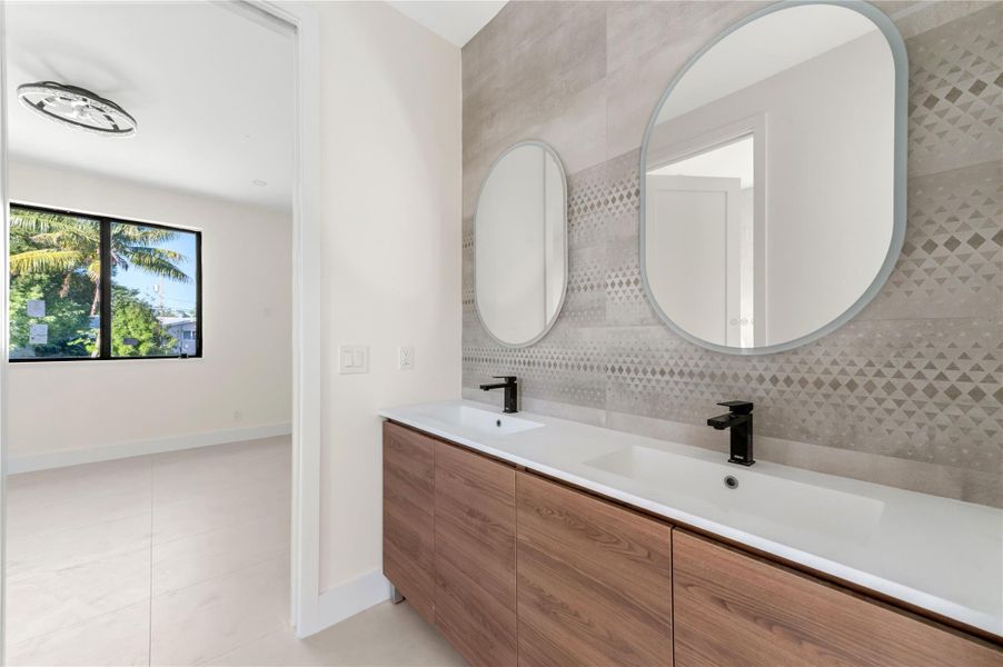 Furnished interior view inside a new home in , Coconut Creek (Image 5).