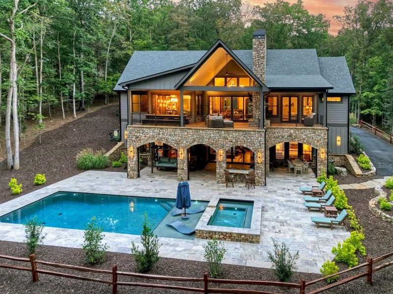 Image 93 of a home in .