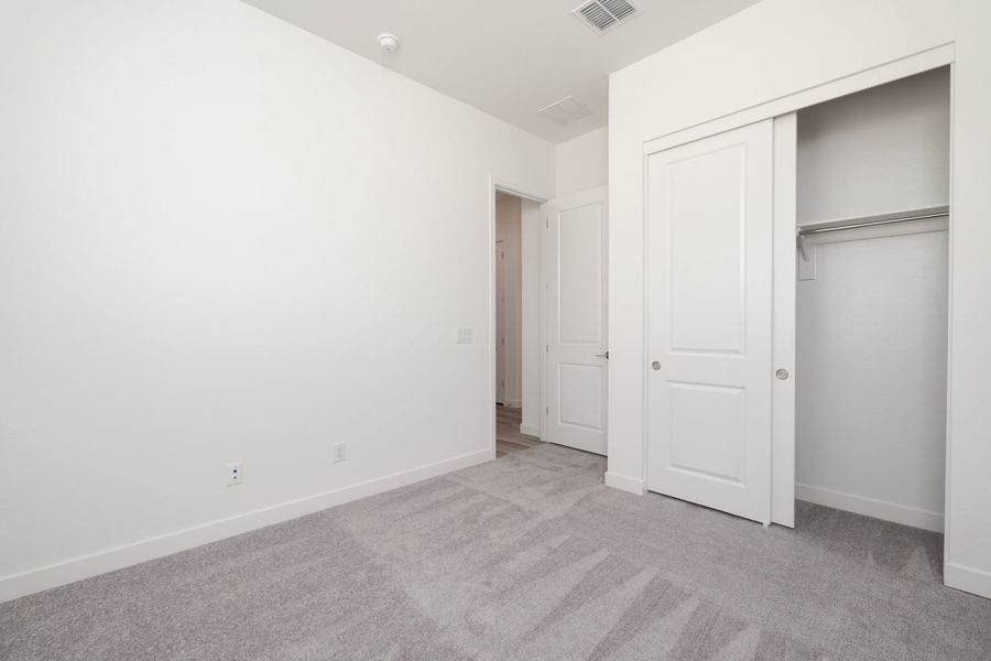 Spacious, unfurnished interior of a new home in Terraza, San Tan Valley (Image 10). Spacious, unfurnished interior of a new home in Terraza, San Tan Valley (Image 10).