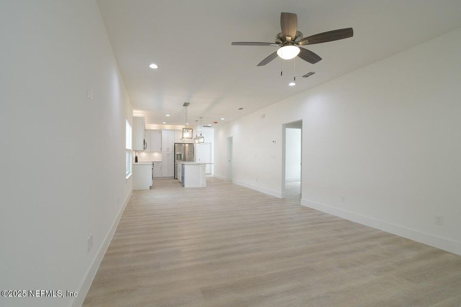 Spacious, unfurnished interior of a new home in , Jacksonville (Image 20).