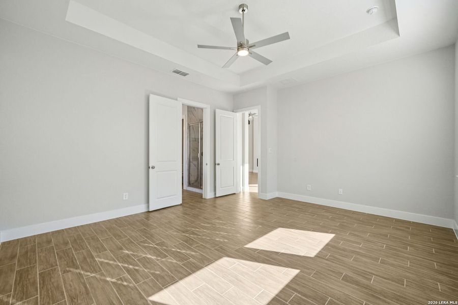 Spacious, unfurnished interior of a new home in Meyer Ranch, New Braunfels (Image 17).