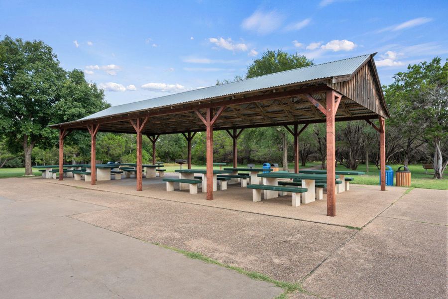 Community amenities in Messinger Village, Austin (Image 31).