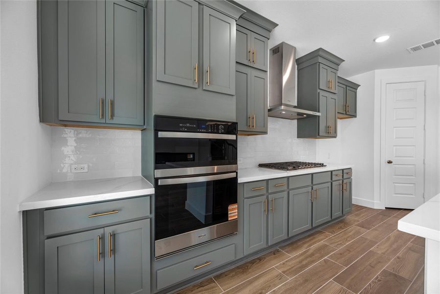 Representative image. Features, specifications, selections and colors may vary. Representative image. Features, specifications, selections and colors may vary.