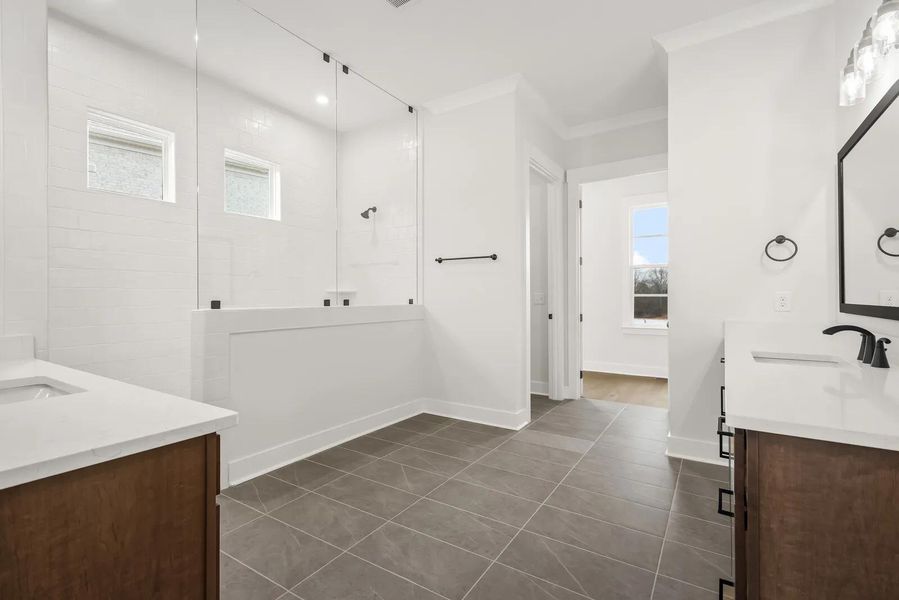 The Arydale B Primary Suite Bathroom