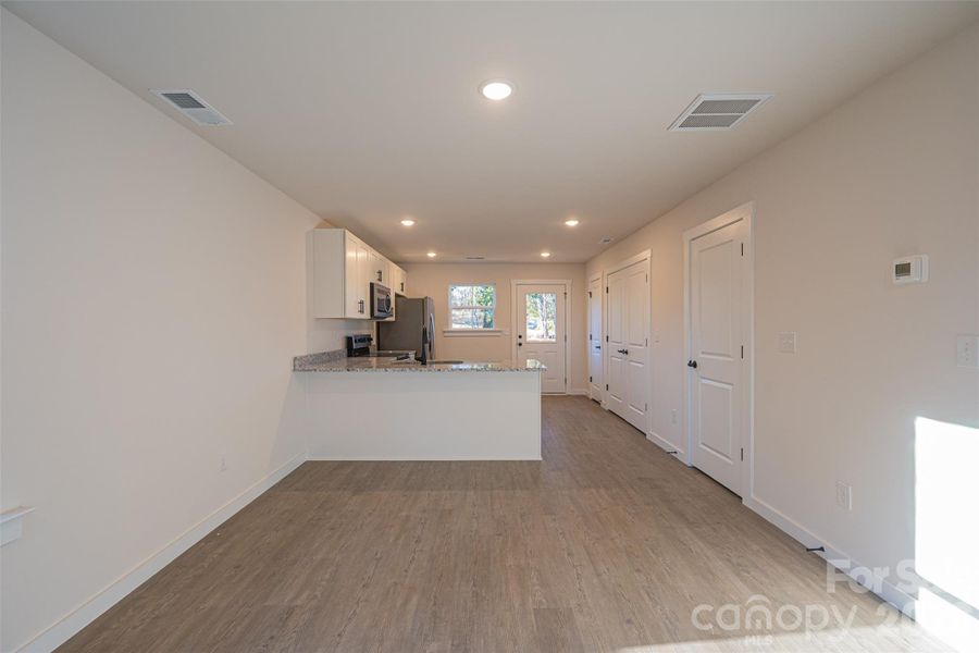 Spacious, unfurnished interior of a new home in , Hickory (Image 9).