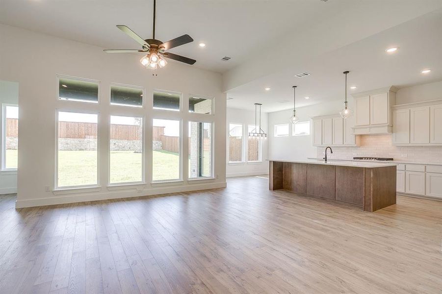 Spacious, unfurnished interior of a new home in Talon Hills, Fort Worth (Image 36). Spacious, unfurnished interior of a new home in Talon Hills, Fort Worth (Image 36).