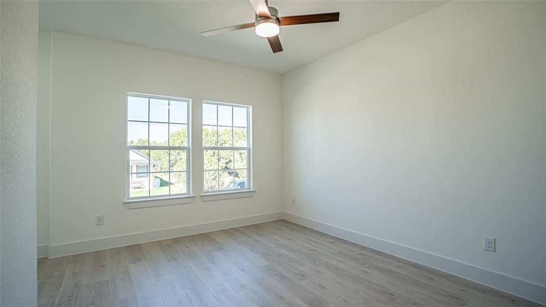 Spacious, unfurnished interior of a new home in , Granbury (Image 25).